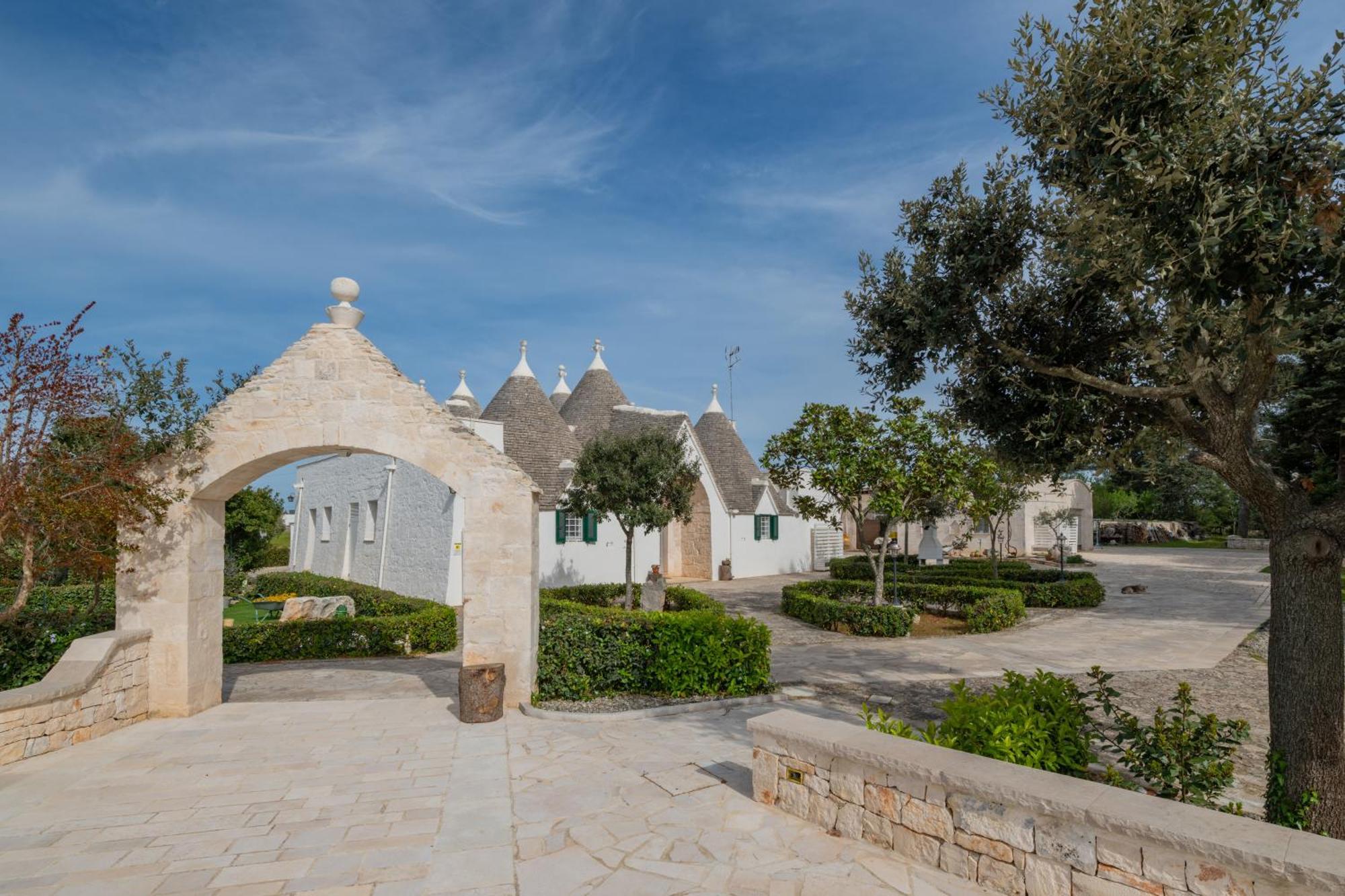 Trullo Degli Anelli In Masseria Cisternino Ngoại thất bức ảnh